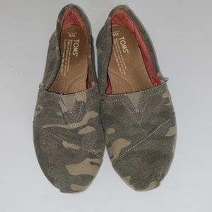 Camo TOMS